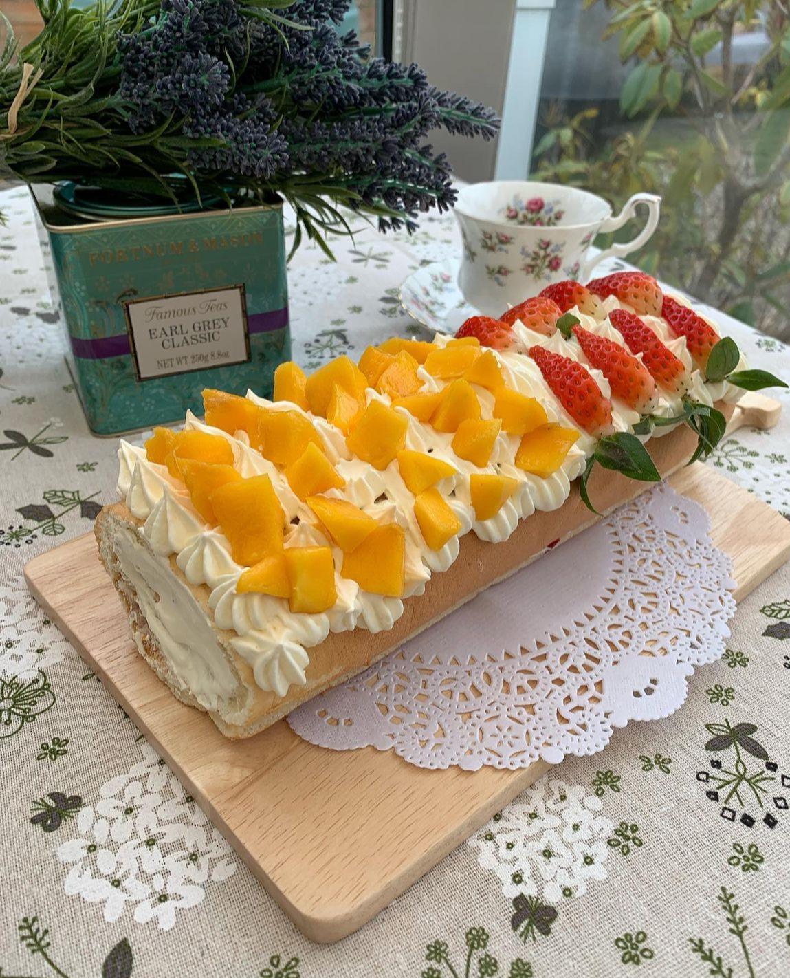 Swiss Roll With 2 kind of fruits